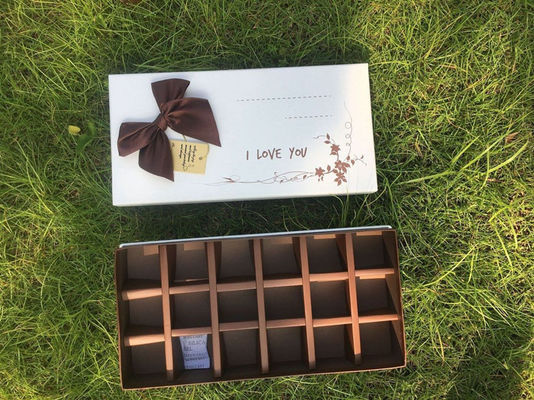 Gepersonaliseerde lege stijve papieren cadeaubon Chocolade cadeaubon Verpakking voor festival
