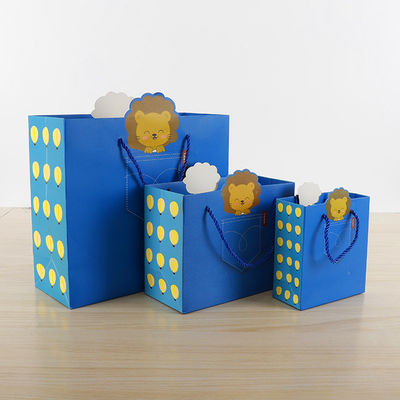 Op maat gemaakte papieren winkeltassen voor kleine cadeautjes voor kinderen